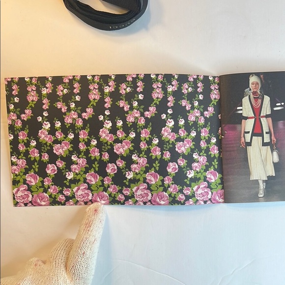 Gucci Fashion Show Fall Winter 2017/2018 Collection Booklet - Picture 5 of 16